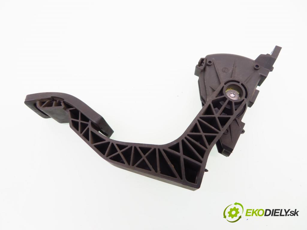 AUDI A8 D3 (4E2, 4E8) SEDAN 2003 202,00 4.0 TDI quattro - ASE 3936,00 Potenciometer plynu 4E1723503A ; 6PV00777028 (Pedále)