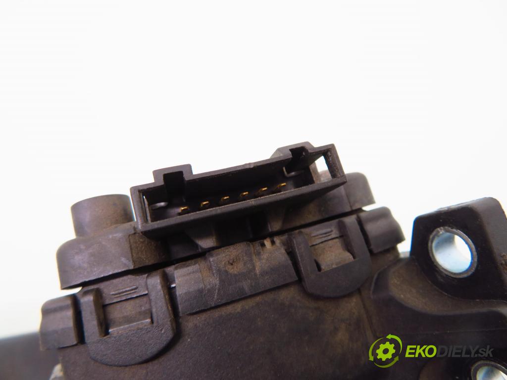 AUDI A8 D3 (4E2, 4E8) SEDAN 2003 202,00 4.0 TDI quattro - ASE 3936,00 Potenciometer plynu 4E1723503A ; 6PV00777028 (Pedále)