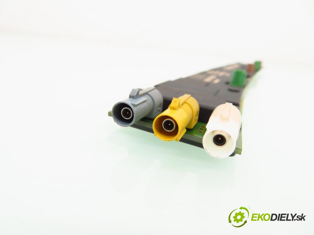 AUDI A8 D3 (4E2, 4E8) SEDAN 2003 202,00 4.0 TDI quattro - ASE 3936,00 Zosilňovač Antenní: 4E0035225D (Zosilňovače)