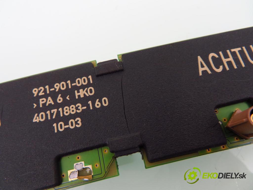 AUDI A8 D3 (4E2, 4E8) SEDAN 2003 202,00 4.0 TDI quattro - ASE 3936,00 Zosilňovač Antenní: 4E0035225D (Zosilňovače)