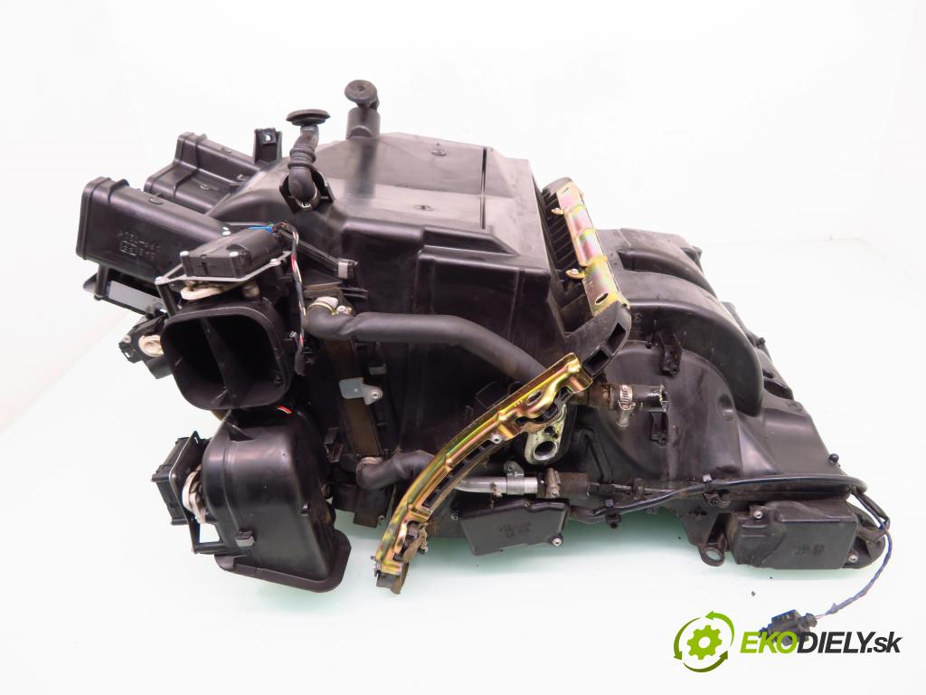 AUDI A8 D3 (4E2, 4E8) SEDAN 2003 202,00 4.0 TDI quattro - ASE 3936,00 Výhrevné teleso, radiátor kúrenia vody 4E0820003G ; 0132801323