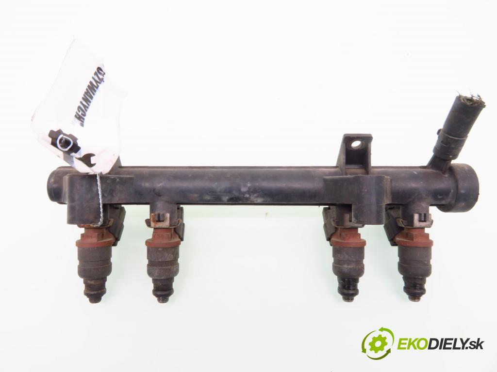 SKODA FABIA I (6Y2) HB 2001 50,00 1.4 - AME 1397,00 Lišta vstrekovacia 047906031C ; 5WS02620 (Vstrekovacie lišty)