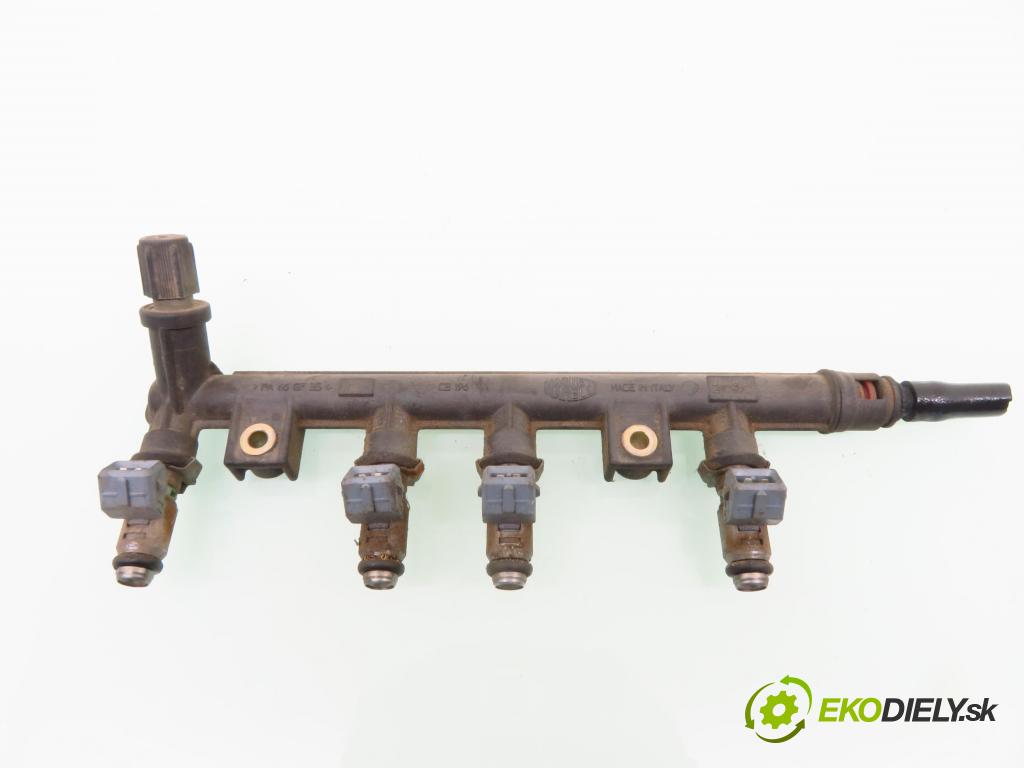 FIAT PUNTO (188_) HB 1999 44,00 1.2 60 - 188 A4.000 1242,00 Lišta vstrekovacia 032031A ; 3219018301 (Vstrekovacie lišty)