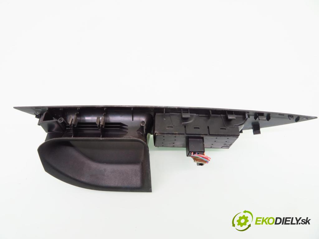 SEAT ALTEA (5P1) MINIVAN 2004 75,00 1.6 102 1595,00 Panel ovládania okien 5P1867171A ; 1K4959857