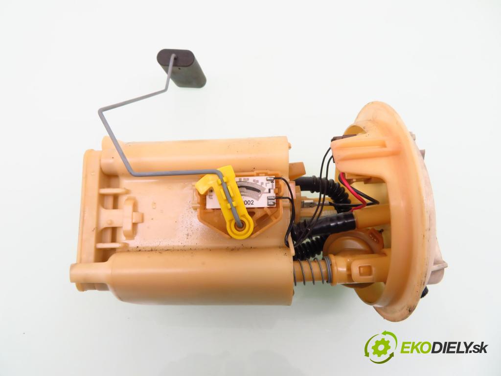 RENAULT CLIO II (BB_, CB_) HB 2000 72,00 1.4 16V (B/CB0P) - K4J 710 1390,00 pumpa paliva 8200027963 ; 09745659903