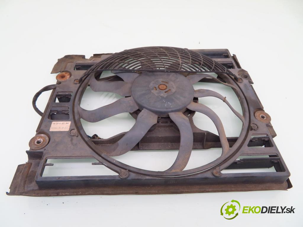 BMW 5 (E39) SEDAN 2002 142,00 530 d - M57 D30 (306D1) 2926,00 ventilátor chladič klimatizace 6921946 ; 6921933