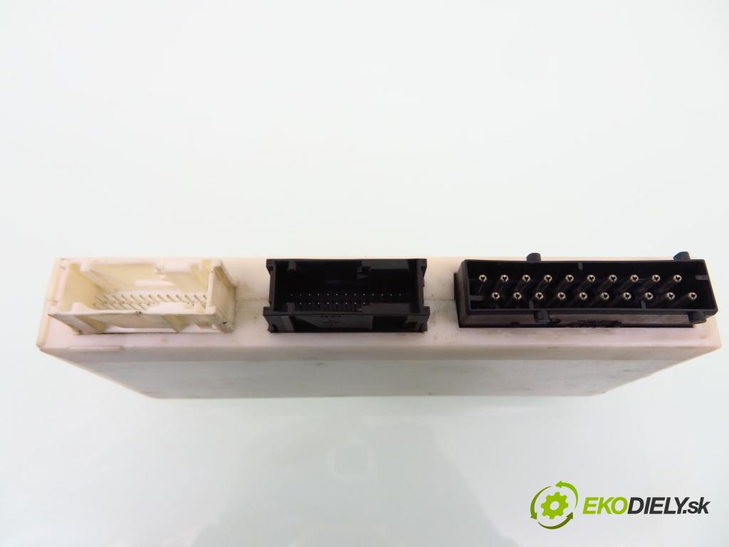 BMW 7 (E38) SEDAN 2000 142,00 730 d - M57 D30 (306D1) 2926,00 MODUL komfortu 6901228 ; 5DK00704717
