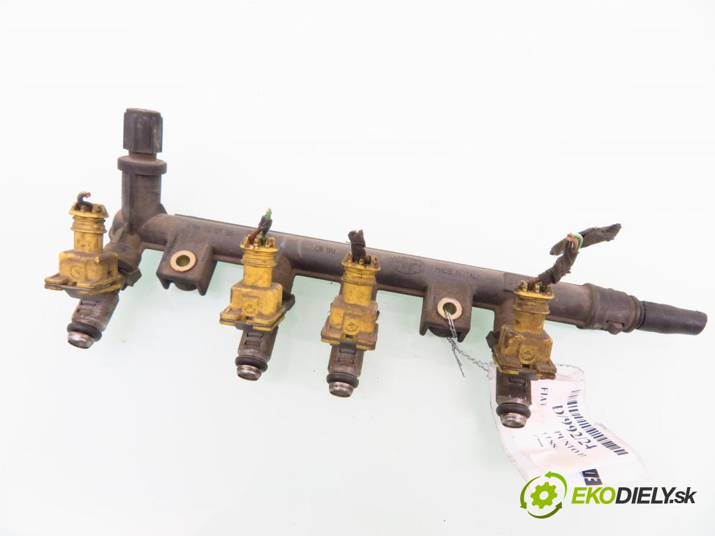 FIAT PUNTO (188_) HB 1999 44,00 1.2 Bifuel - 188 A4.000 1242,00 Lišta vstrekovacia 032031A ; 3219018301 (Vstrekovacie lišty)