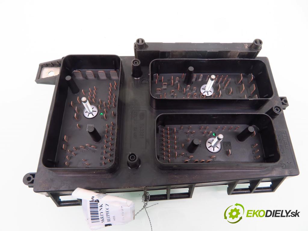 OPEL ASTRA H (A04) HB 2005 77,00 1.6 - Z 16 XEP 1598,00 skříňka POJISTKY: 13206751 ; 5DK00866814