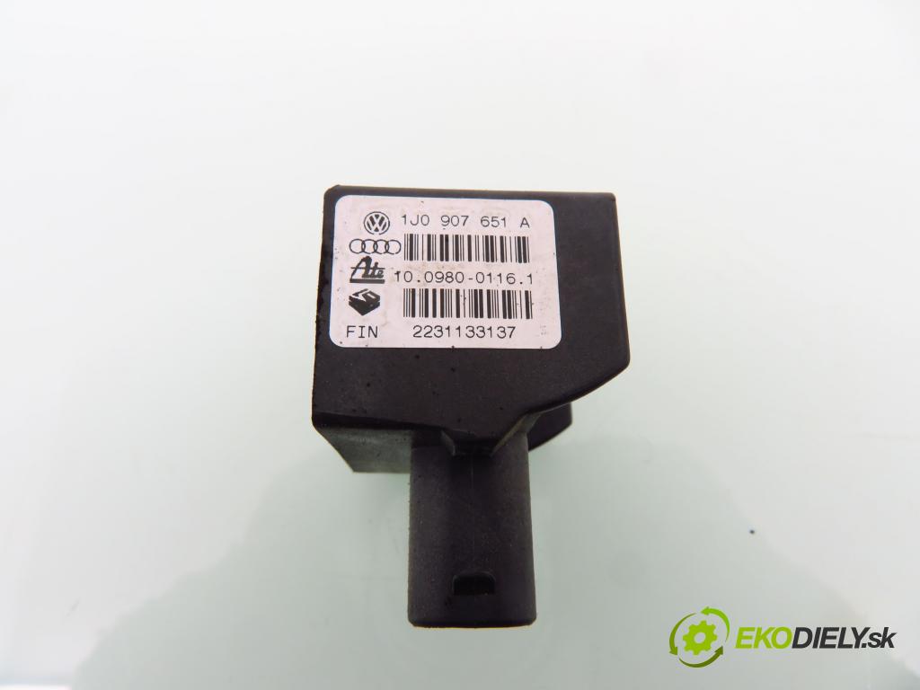 VW GOLF IV Variant (1J5) KOMBI 2001 74,00 1.9 TDI - ATD 1896,00 snímač ESP 1J0907651A ; 10098001161