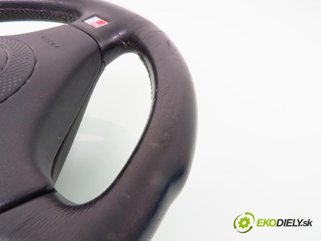 AUDI A4 (8D2, B5) SEDAN 1998 74,00 1.6 8V 100 - ADP 1595,00 Volant  (Volanty)