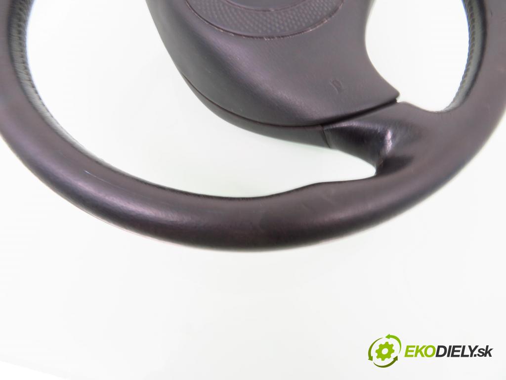 AUDI A4 (8D2, B5) SEDAN 1998 74,00 1.6 8V 100 - ADP 1595,00 Volant  (Volanty)