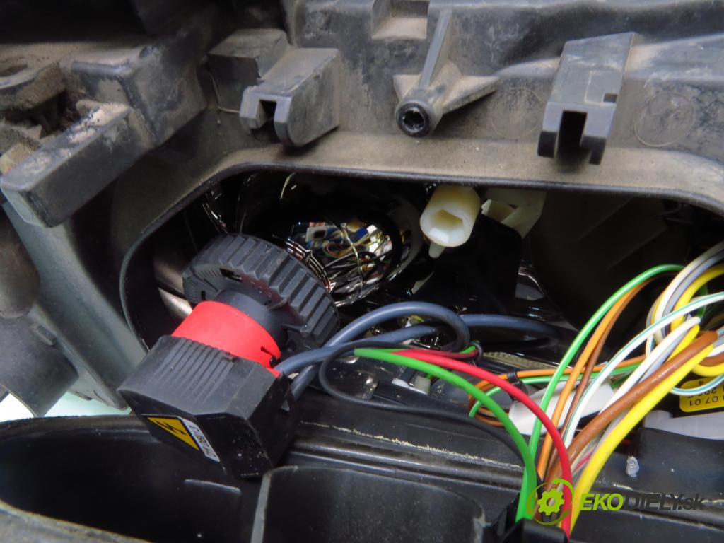 VW SHARAN (7M8, 7M9, 7M6) MINIVAN 2001 85,00 1.9 TDI PD 115 - AUY 1896,00 Svetlo LP 0301182271 ; 7M3941015S ; 7M3907391