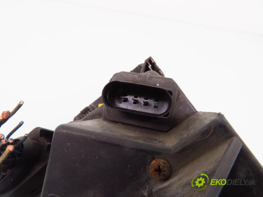 VW SHARAN (7M8, 7M9, 7M6) MINIVAN 2001 85,00 1.9 TDI PD 115 - AUY 1896,00 Svetlo LP 0301182271 ; 7M3941015S ; 7M3907391