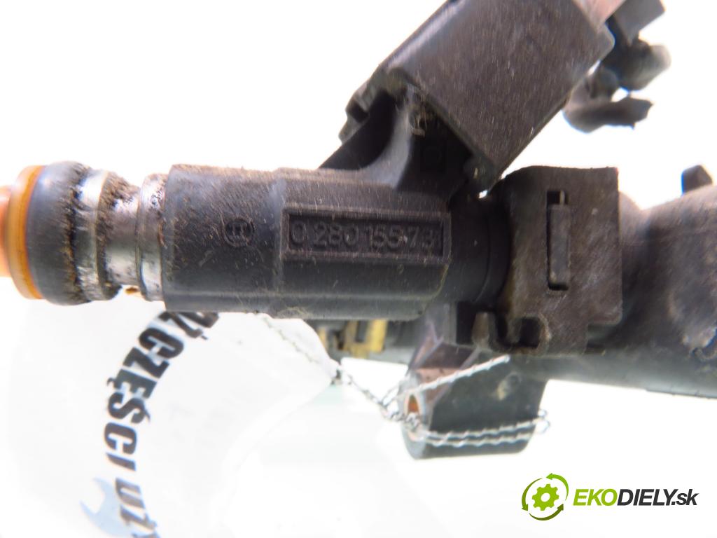 VW POLO Variant (6V5) KOMBI 1999 44,00 1.4 - AKK 1390,00 lišta vstřikovací 0280155731 ; 030906031E (Vstřikovací lišta)