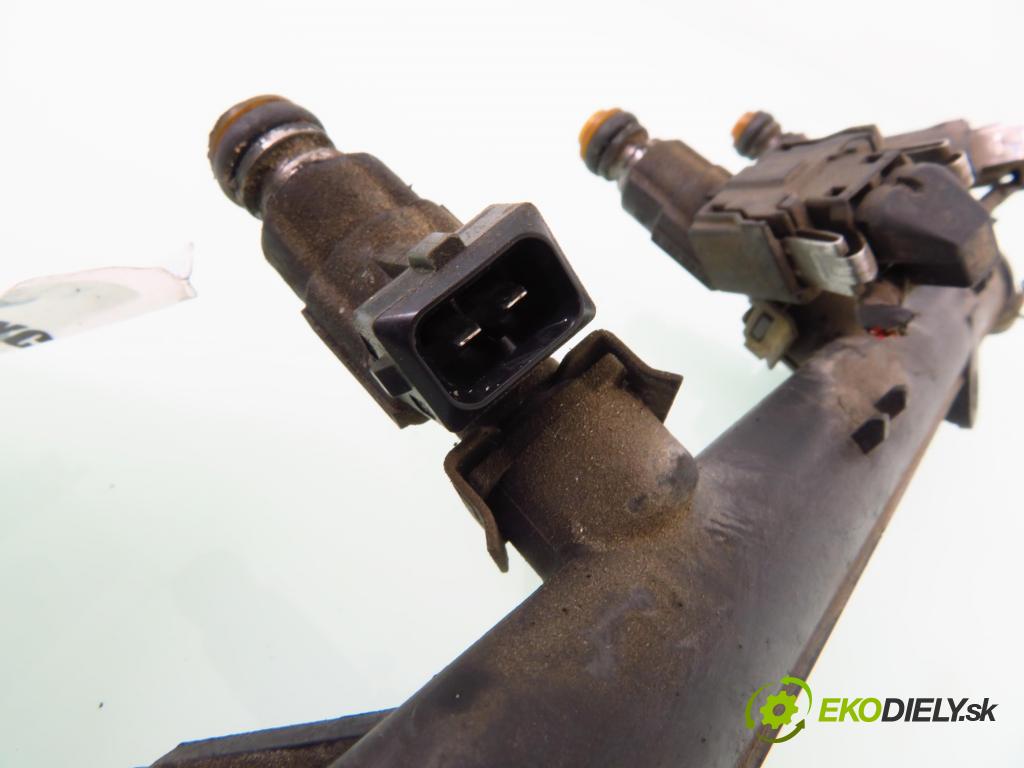 VW POLO Variant (6V5) KOMBI 1999 44,00 1.4 - AKK 1390,00 lišta vstřikovací 0280155731 ; 030906031E (Vstřikovací lišta)