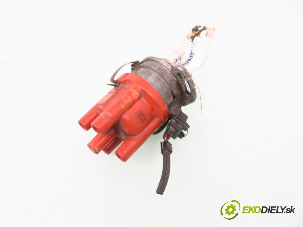 VW POLO Variant (6V5) KOMBI 1999 44,00 1.4 - AKK 1390,00 Rozdeľovač zapaľovací 0237521061 ; 030905205AB