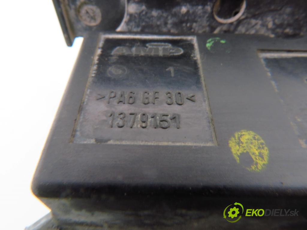 OPEL SIGNUM KOMBI 2003 90,00 1.8 - Z 18 XE 1796,00 rezistor / reostat ventilátora 1379151