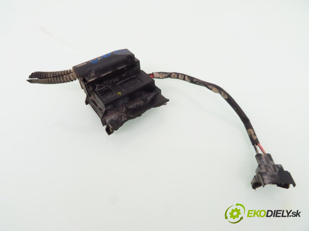 OPEL SIGNUM KOMBI 2003 90,00 1.8 - Z 18 XE 1796,00 rezistor / reostat ventilátora 1379151