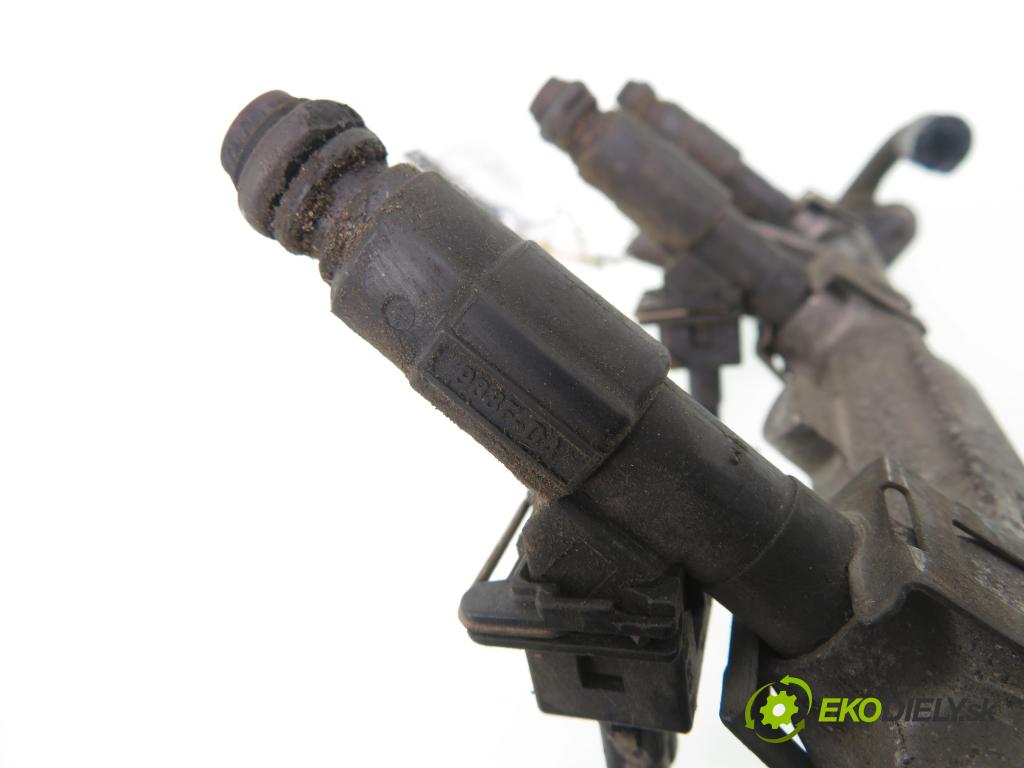 FORD FOCUS (DAW, DBW) HB 2000 85,00 1.8 16V - EYDB 1796,00 lišta vstřikovací 0280155819 ; 988FDA ; 98F9H487GA (Vstřikovací lišta)