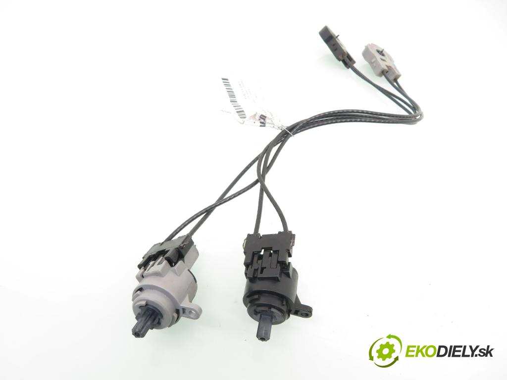 FORD FOCUS Turnier (DNW) KOMBI 2003 66,00 1.8 TDDi 90 - C9DA 1753,00 Lanko panel kúrenia 98AB11503AH ; 98AB11504AH