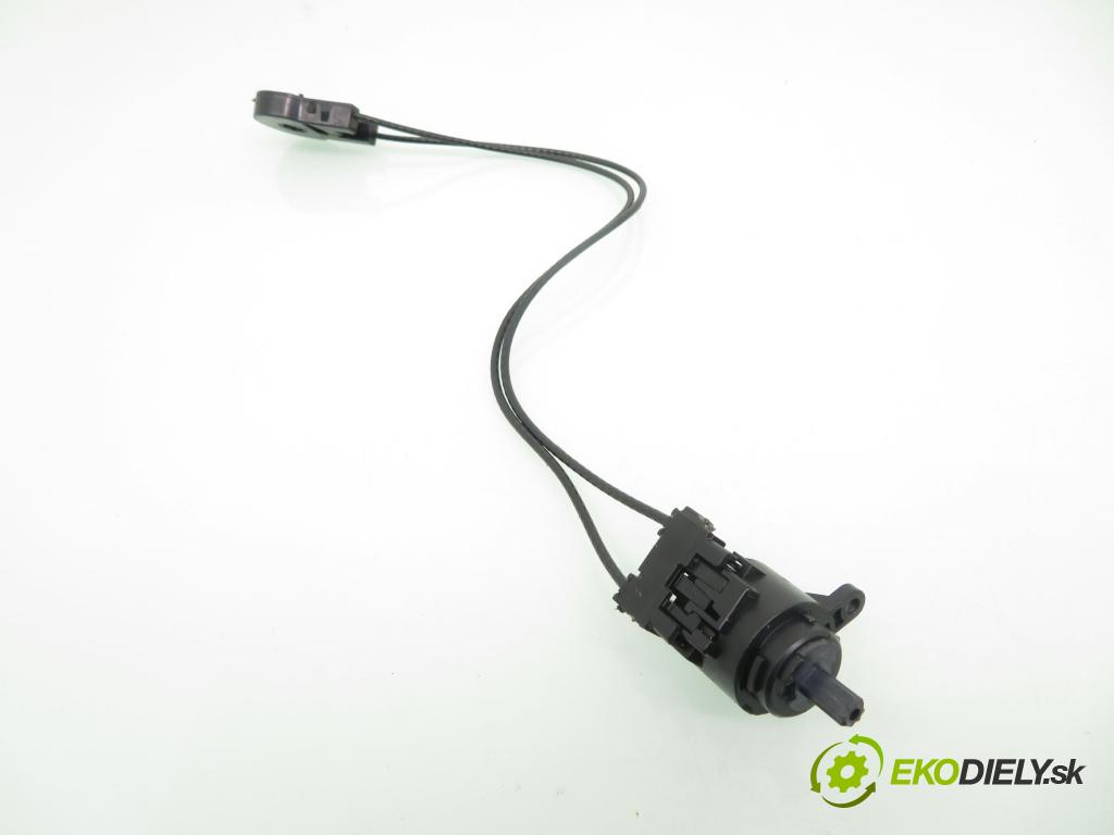 FORD FOCUS (DAW, DBW) HB 2000 85,00 1.8 16V - EYDB 1796,00 Lanko panel kúrenia 98AB11504AH