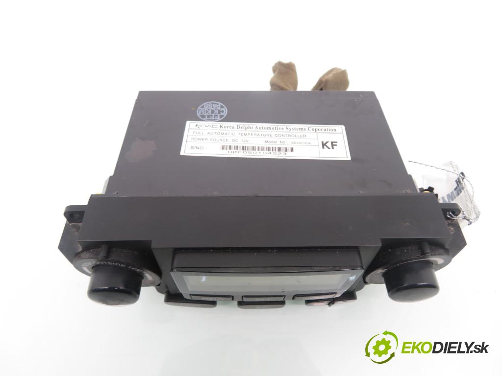 CHEVROLET LACETTI (J200) HB 2005 89,00 1.8 - F18D3 1796,00 Panel kúrenia KLIMATRONIK 96430996