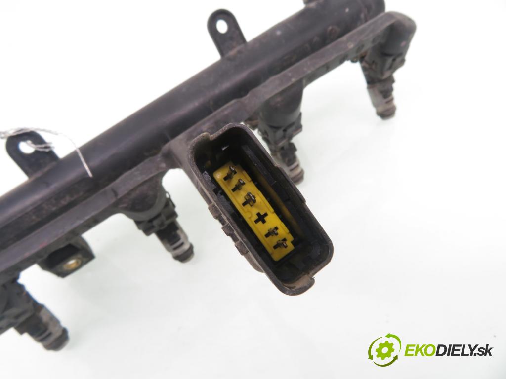 PEUGEOT 206 liftback (2A/C) HB 1998 44,00 1.1 60 - HFZ 1124,00 Lišta vstrekovacia 9625194080D (Vstrekovacie lišty)