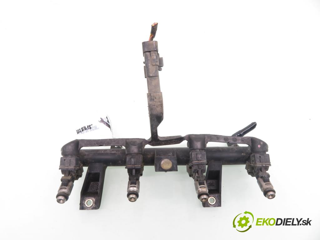 PEUGEOT 206 liftback (2A/C) HB 1998 44,00 1.1 60 - HFZ 1124,00 Lišta vstrekovacia 9625194080D (Vstrekovacie lišty)