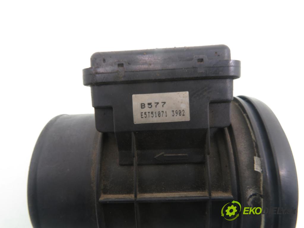 MAZDA 626 IV (GE) HB 1997 77,00 1.8 i - FP 1840,00 váha vzduchu vzduchu E5T51071