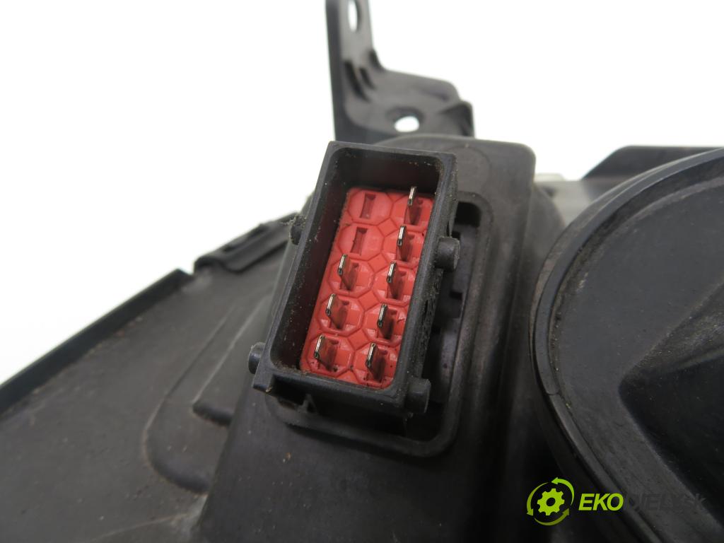 OPEL SIGNUM KOMBI 2003 90,00 1.8 - Z 18 XE 1796,00 Svetlo LP 15588700