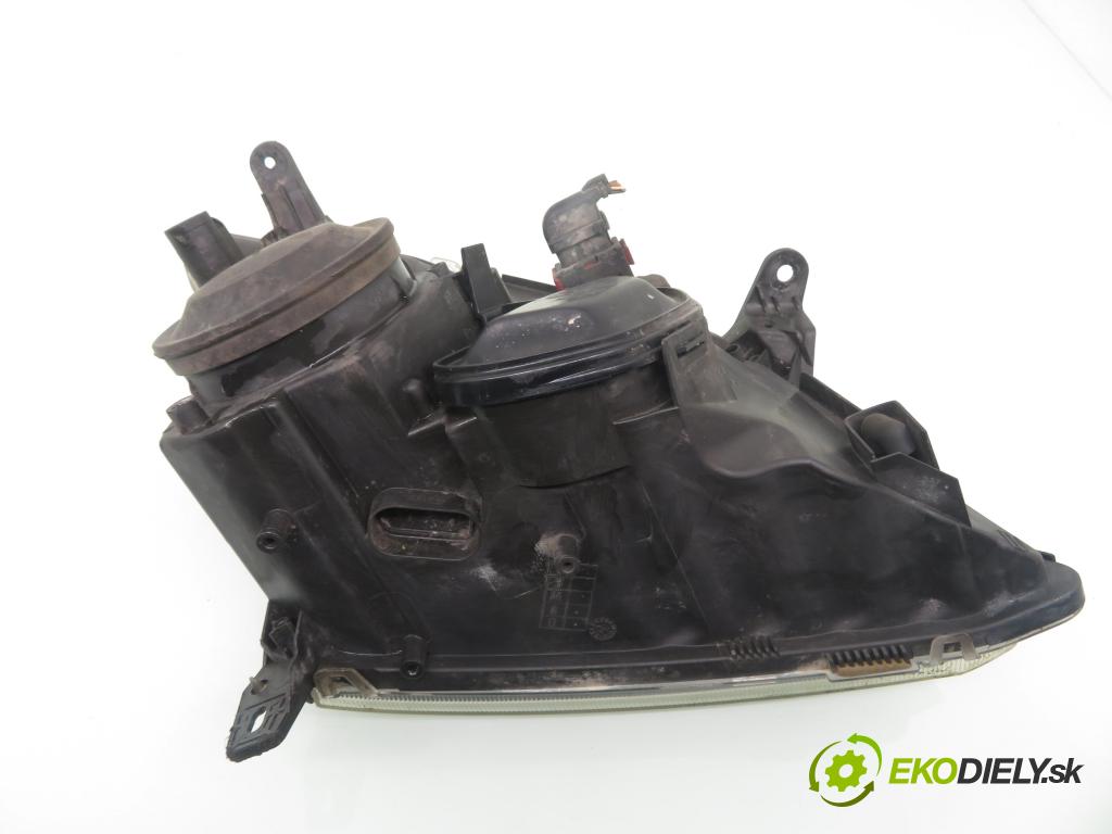 OPEL SIGNUM KOMBI 2003 90,00 1.8 - Z 18 XE 1796,00 světlo LP 15588700