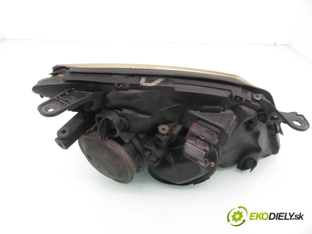 OPEL SIGNUM KOMBI 2003 90,00 1.8 - Z 18 XE 1796,00 světlo LP 15588700