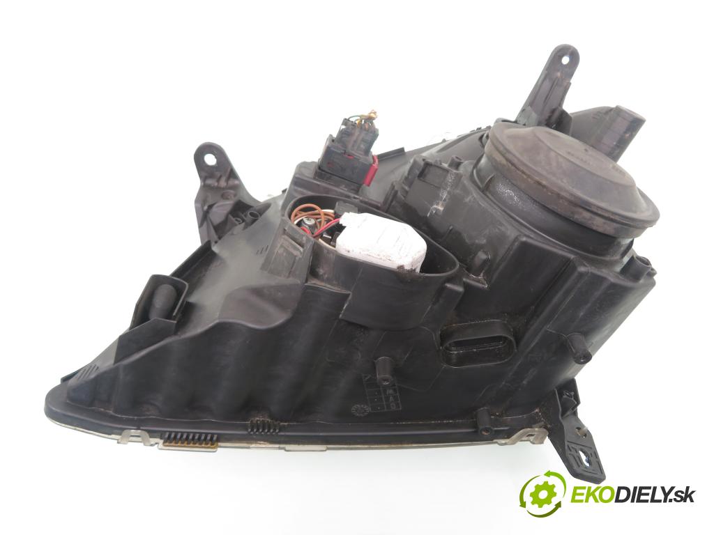 OPEL SIGNUM KOMBI 2003 90,00 1.8 - Z 18 XE 1796,00 Svetlo PP 15588800
