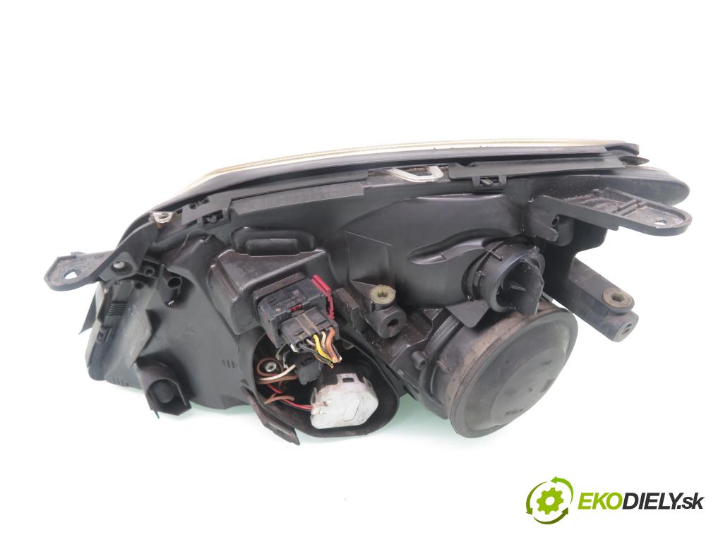 OPEL SIGNUM KOMBI 2003 90,00 1.8 - Z 18 XE 1796,00 Svetlo PP 15588800