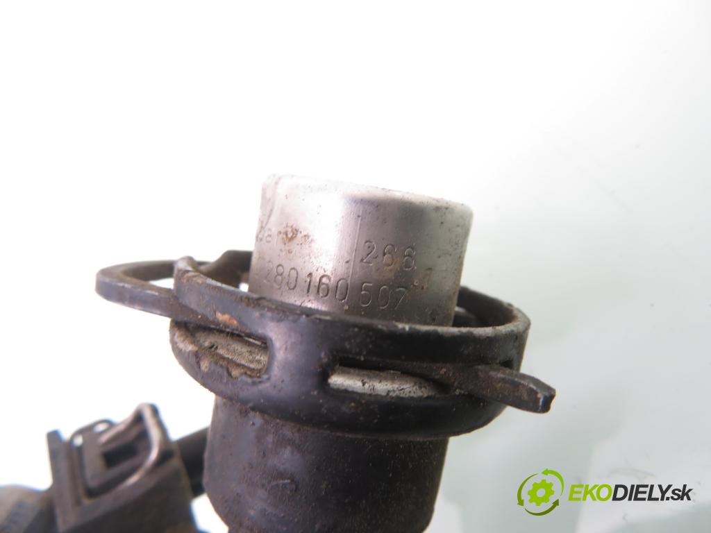 AUDI 80 Avant (8C, B4) KOMBI 1995 85,00 2.0 E - ABK 1984,00 Lišta vstrekovacia 037906031P ; 0280160507 (Vstrekovacie lišty)