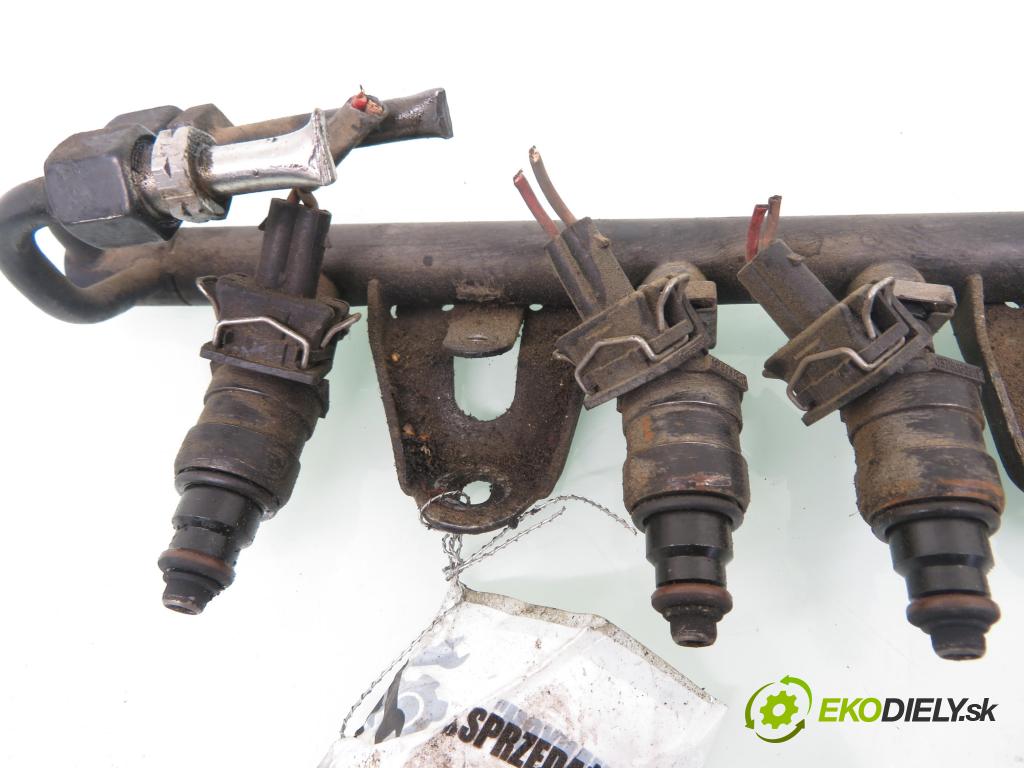 AUDI 80 Avant (8C, B4) KOMBI 1995 85,00 2.0 E - ABK 1984,00 Lišta vstrekovacia 037906031P ; 0280160507 (Vstrekovacie lišty)