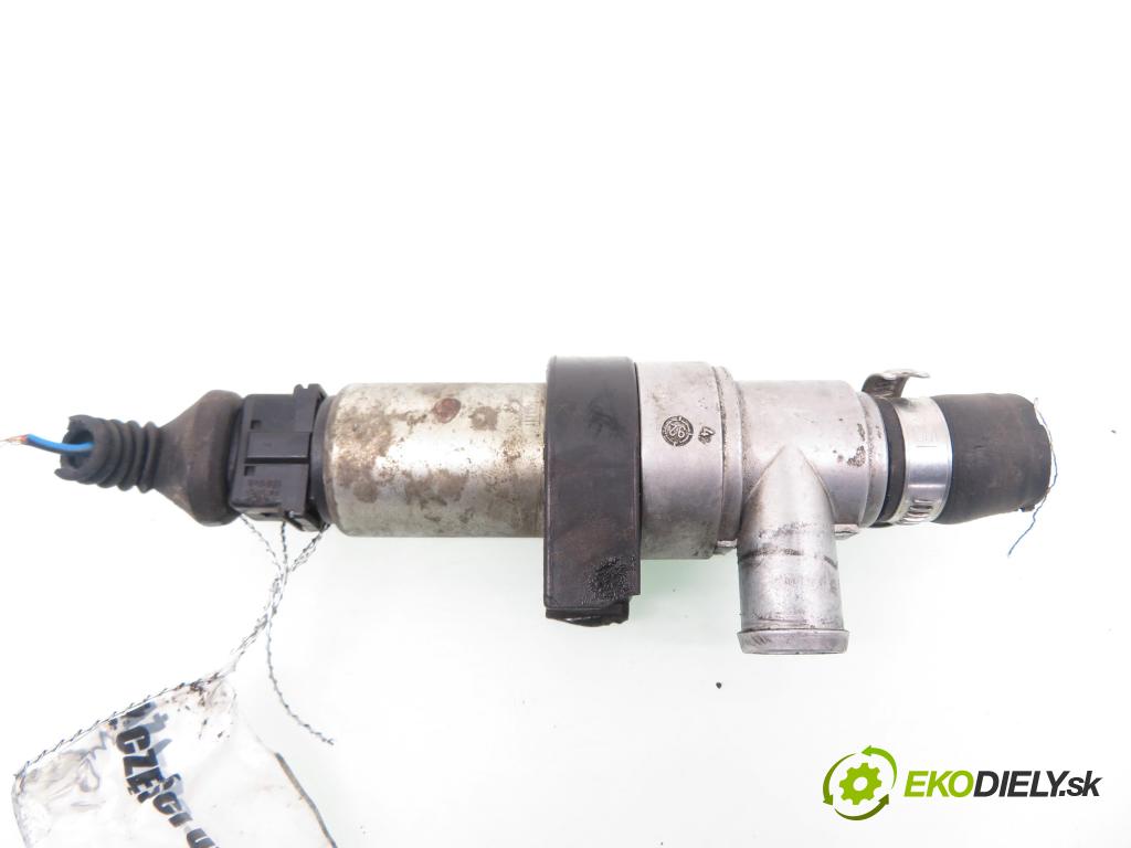 AUDI 80 Avant (8C, B4) KOMBI 1995 85,00 2.0 E - ABK 1984,00 motorek krokový 037906457D (Krokové motorky)