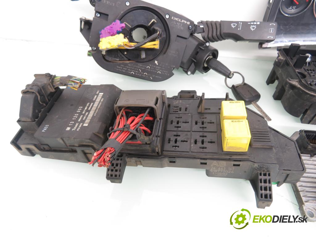 OPEL SIGNUM KOMBI 2003 90,00 1.8 - Z 18 XE 1796,00 spinačka / imobilizéra IMMO / Riadiaca jednotka 55352666 ; 13132473 ; 24443147