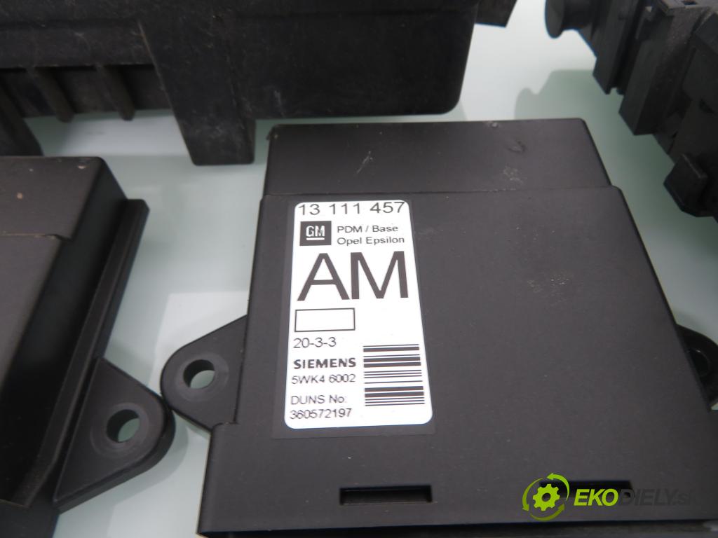 OPEL SIGNUM KOMBI 2003 90,00 1.8 - Z 18 XE 1796,00 spinačka / imobilizéra IMMO / Riadiaca jednotka 55352666 ; 13132473 ; 24443147
