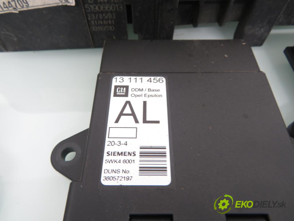 OPEL SIGNUM KOMBI 2003 90,00 1.8 - Z 18 XE 1796,00 spinačka / imobilizéra IMMO / Riadiaca jednotka 55352666 ; 13132473 ; 24443147