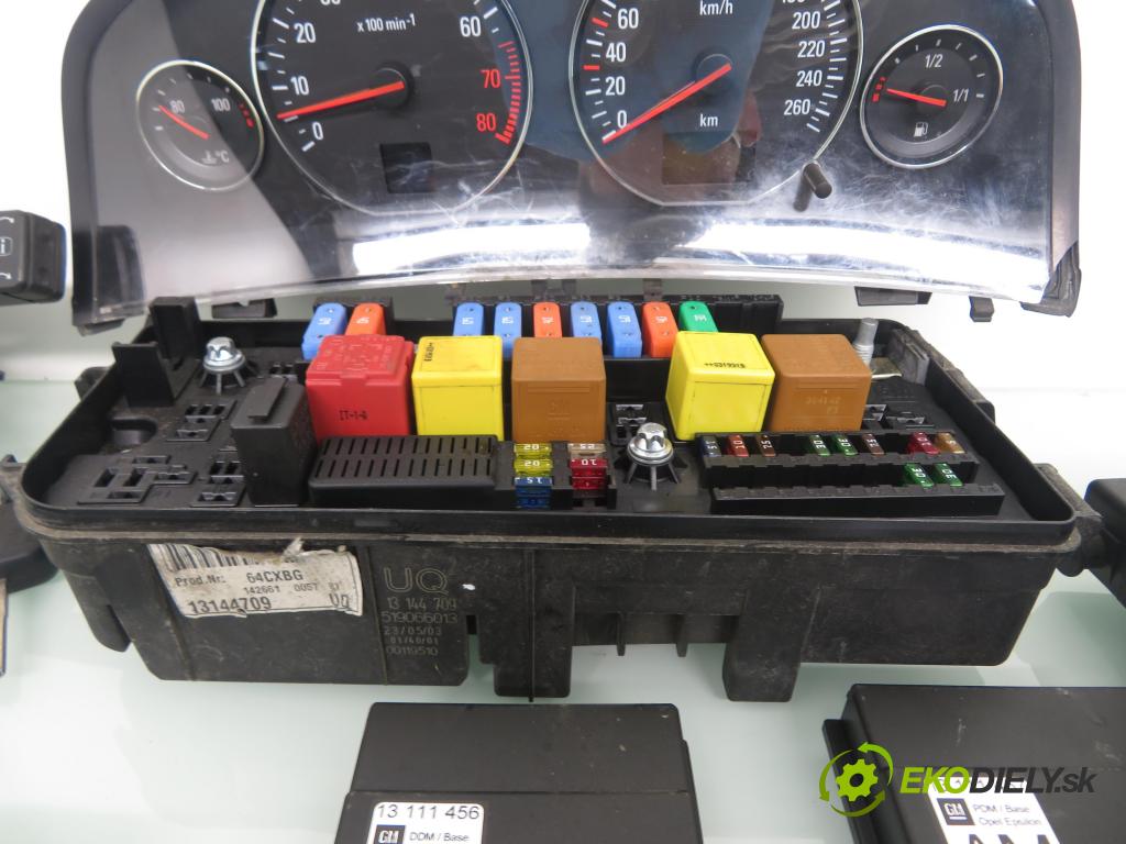 OPEL SIGNUM KOMBI 2003 90,00 1.8 - Z 18 XE 1796,00 spinačka / imobilizéra IMMO / Riadiaca jednotka 55352666 ; 13132473 ; 24443147
