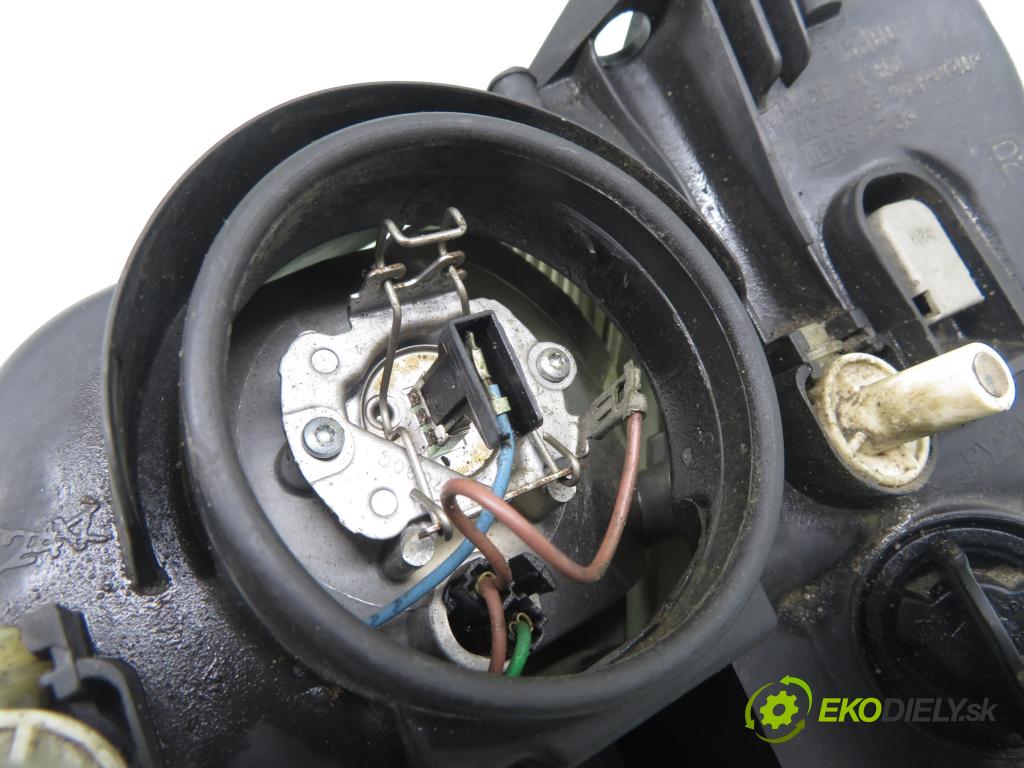 OPEL MERIVA A nadwozie wielkoprzestrzenne (MPV) (X03) MINIVAN 2000 74,00 1.6 16V - Z 16 XE 1598,00 Svetlo PP 93321053