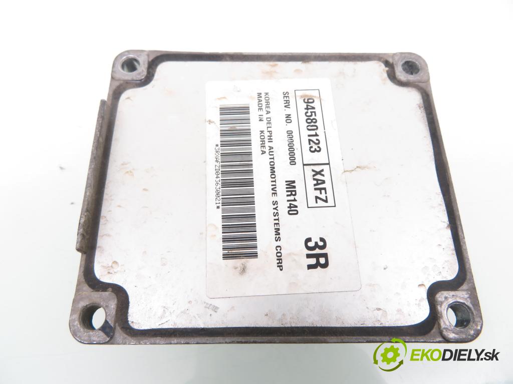 CHEVROLET LACETTI (J200) HB 2005 89,00 1.8 - F18D3 1796,00 řídící jednotka motora 94580123