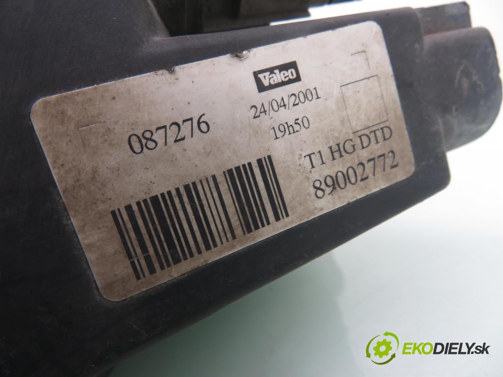 PEUGEOT 206 liftback (2A/C) HB 2003 55,00 1.4 75 - KFW 1360,00 Svetlo PP 89002772