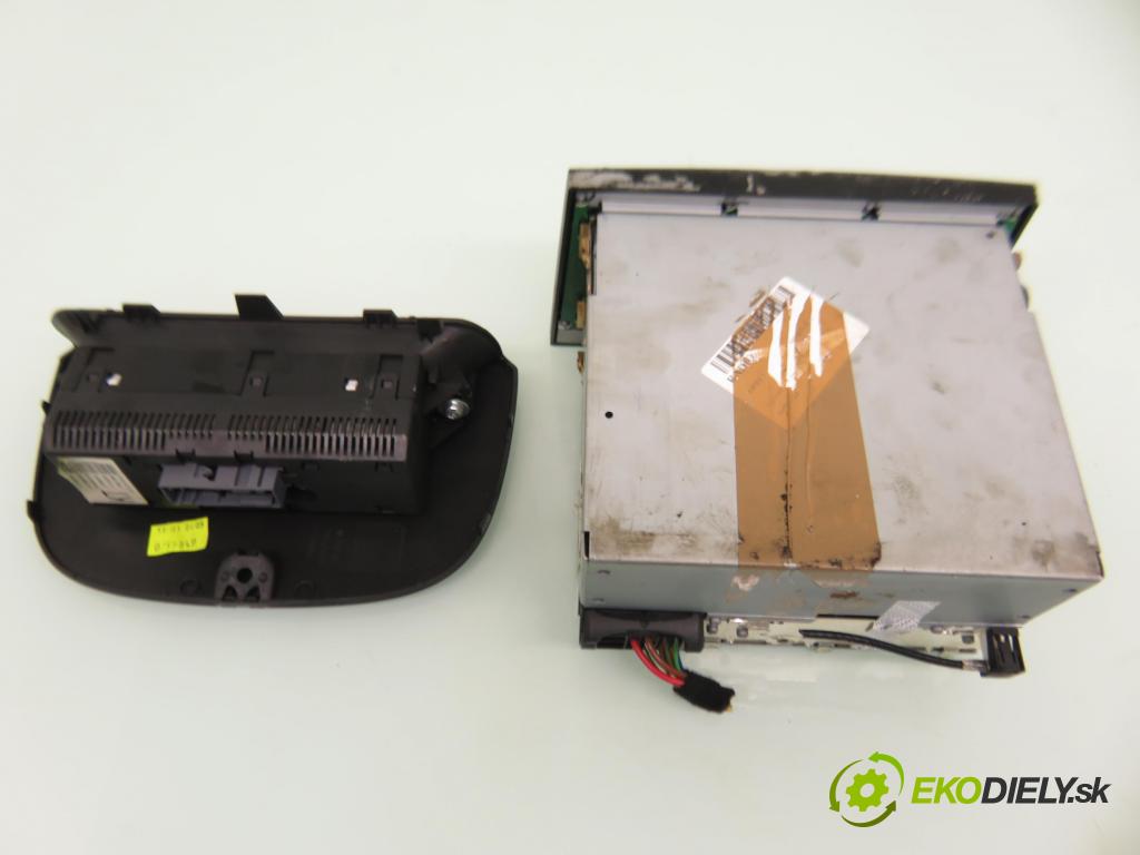 OPEL MERIVA A nadwozie wielkoprzestrzenne (MPV) (X03) MINIVAN 2000 74,00 1.6 16V - Z 16 XE 1598,00 RADIO CD 13190855 ; CD30 ; 13156841