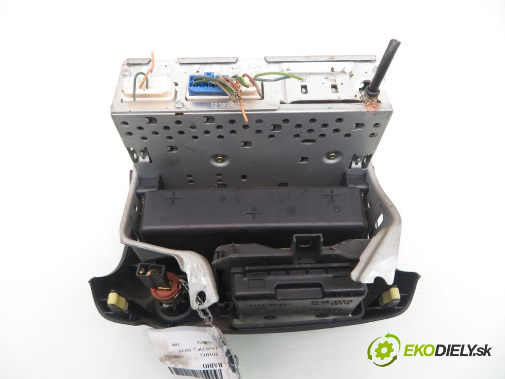 TOYOTA YARIS (_P1_) HB 1999 50,00 1.0 VVT- i 68 - 1SZ-FE 998,00 RADIO Modul 0860052810 ; 1220012600A151