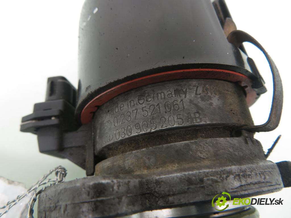 SKODA OCTAVIA I (1U2) SEDAN 1998 55,00 1.6 - AEE 1598,00 rozdělovač ZAPALOVÁNÍ 0237521061 ; 030905205AB