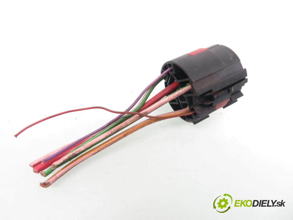 MERCEDES-BENZ KLASA A (W168) HB 2002 70,00 A 170 CDI 95 - OM 668.942 1689,00 Kocka, vložka spínacej skrinky 1685450228 (Spínacie skrinky a kľúče)