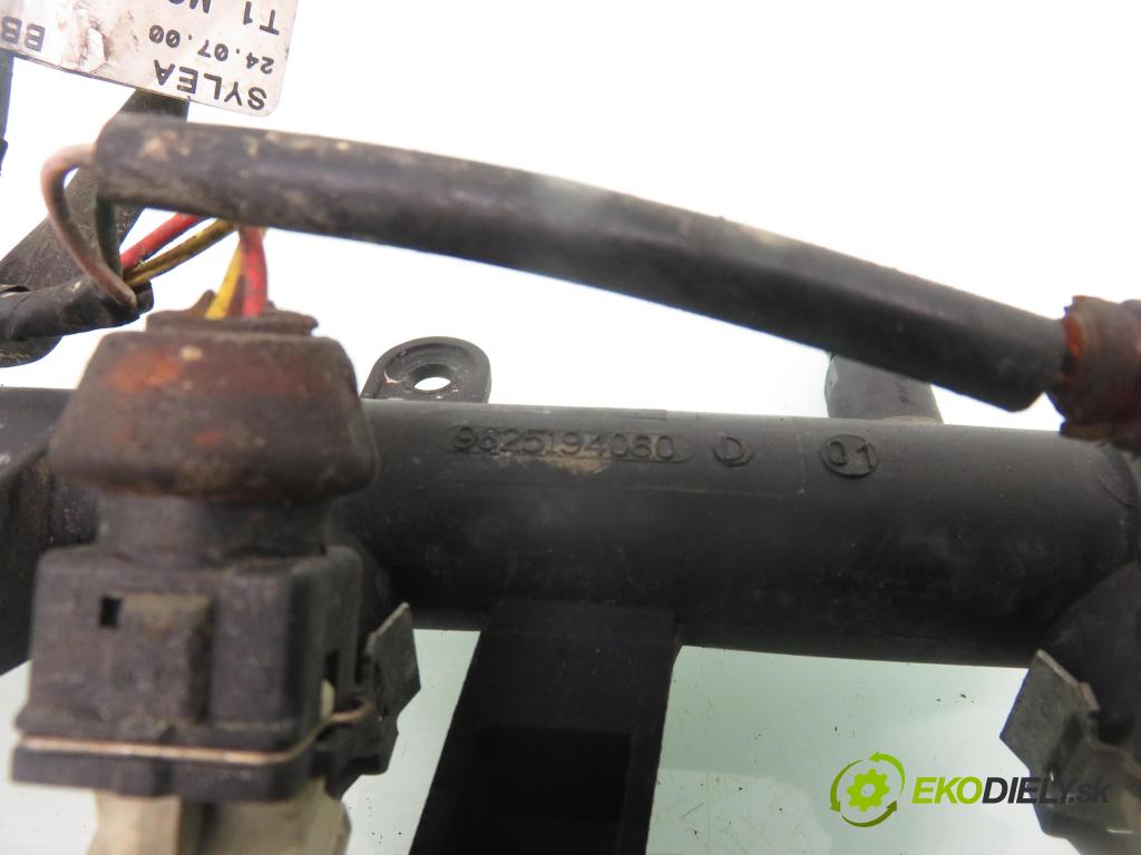 PEUGEOT 206 liftback (2A/C) HB 2000 55,00 1.4 i 75 -  KFX 1361,00 Lišta vstrekovacia 9625194080D ; 0280155795 ; 9629092880 (Vstrekovacie lišty)